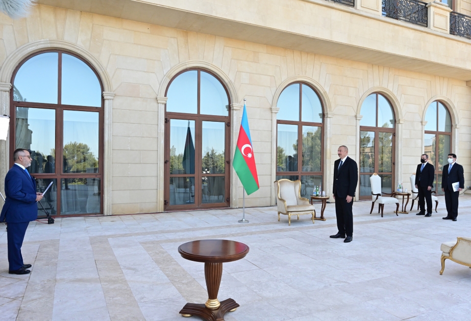 Prezident İlham Əliyev Yunanıstanın Azərbaycanda yeni təyin olunmuş səfirinin etimadnaməsini qəbul edib YENİLƏNİB VİDEO