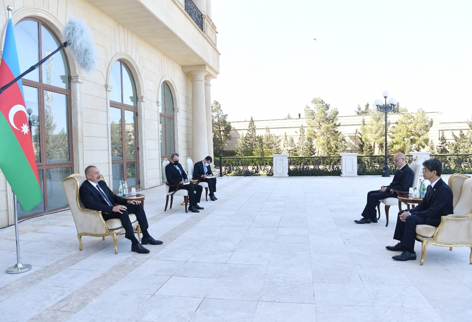 Ilham Aliyev recibió las cartas credenciales del flamante embajador de Japón
