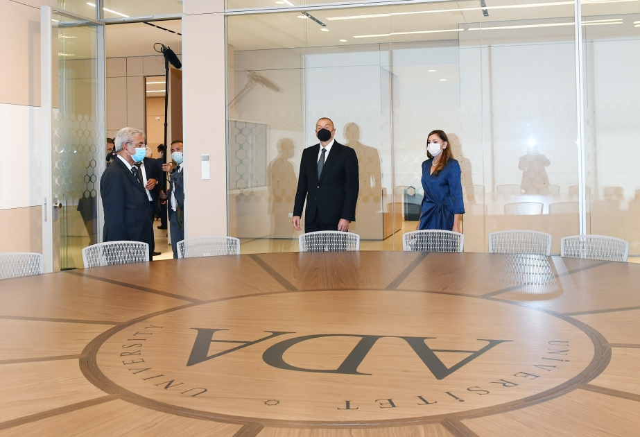 El Presidente y la Primera Dama asisten a la inauguración de dos nuevos edificios de la Universidad ADA