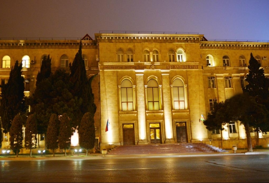 Ədliyyə Nazirliyi “Məhkəmə qərarlarının icrası işinin təşkili” mövzusunda onlayn ictimai müzakirə təşkil edib