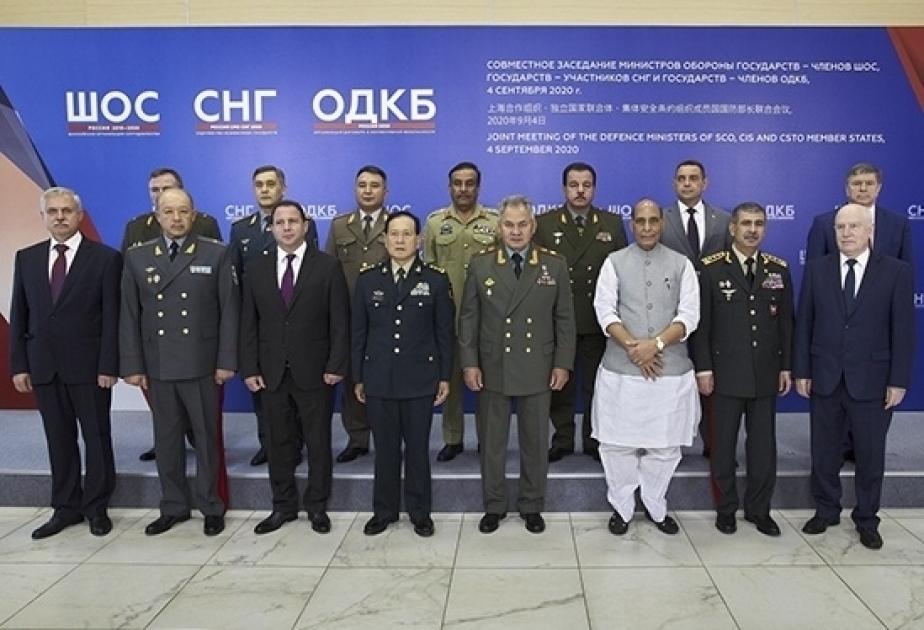Azerbaijani Defense Minister attends international meeting in Moscow