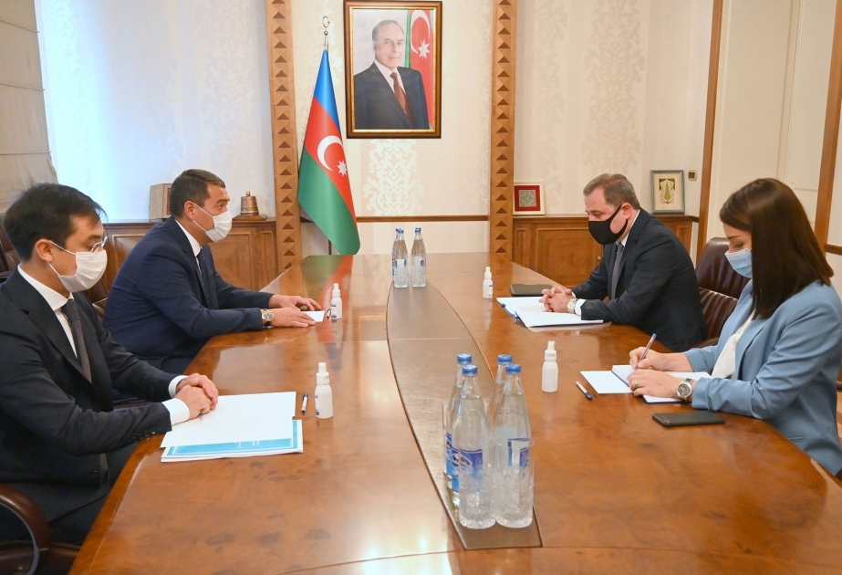 Azerbaiyán y Kazajstán analizan las perspectivas de cooperación

