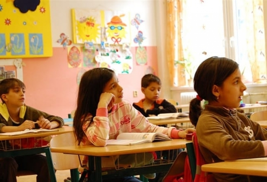 Macarıstan hökuməti məktəblərin bağlanmaması üçün əlindən gələni edəcək