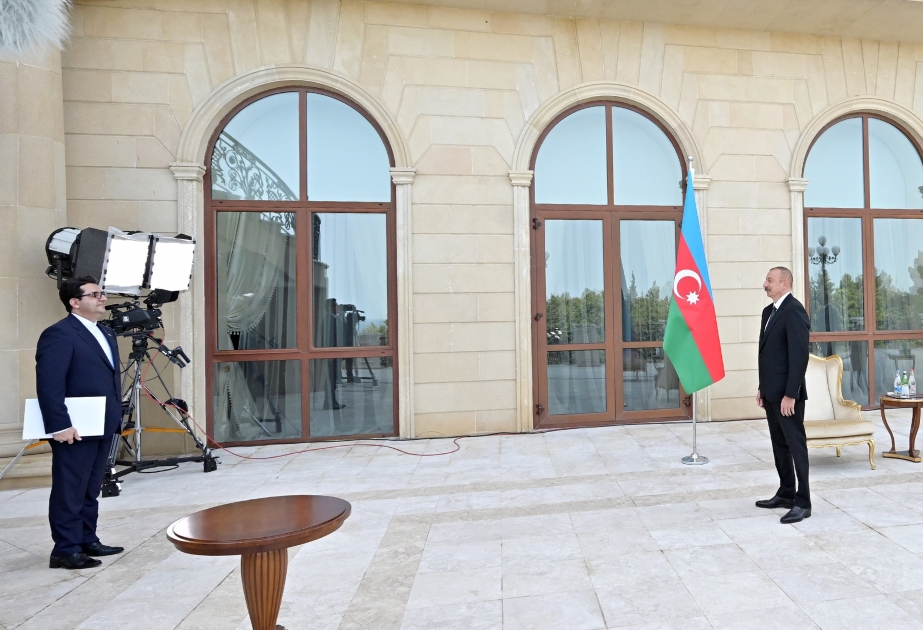 Presidente azerbaiyano recibió las cartas credenciales del flamante embajador iraní