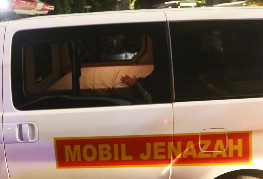 İndoneziyada koronavirusla bağlı məhdudiyyətləri pozanları ölü maşınında gəzdiriblər