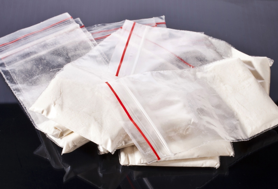 Narkotiklərin qanunsuz dövriyyəsində şübhəli bilinən şəxsdən bir kiloqramdan çox heroin aşkarlanıb