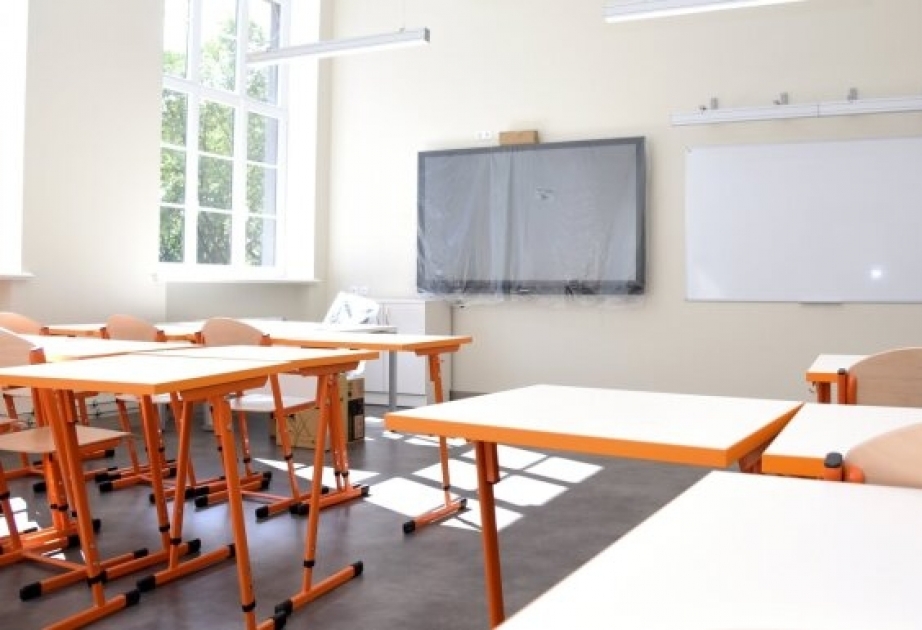 Latviyada koronavirusa yoluxan 1 şagirdə görə bütün sinif karantinə alınıb