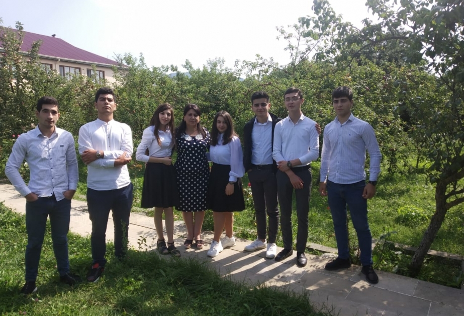 Bu məktəbdə bir sinfin 19 məzunundan 18-i ali məktəbə daxil olmaq hüququ qazanıb FOTO