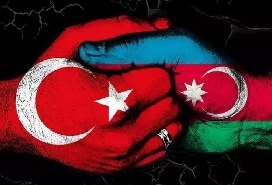 El puente entre Azerbaiyan y Turquia es eterno!