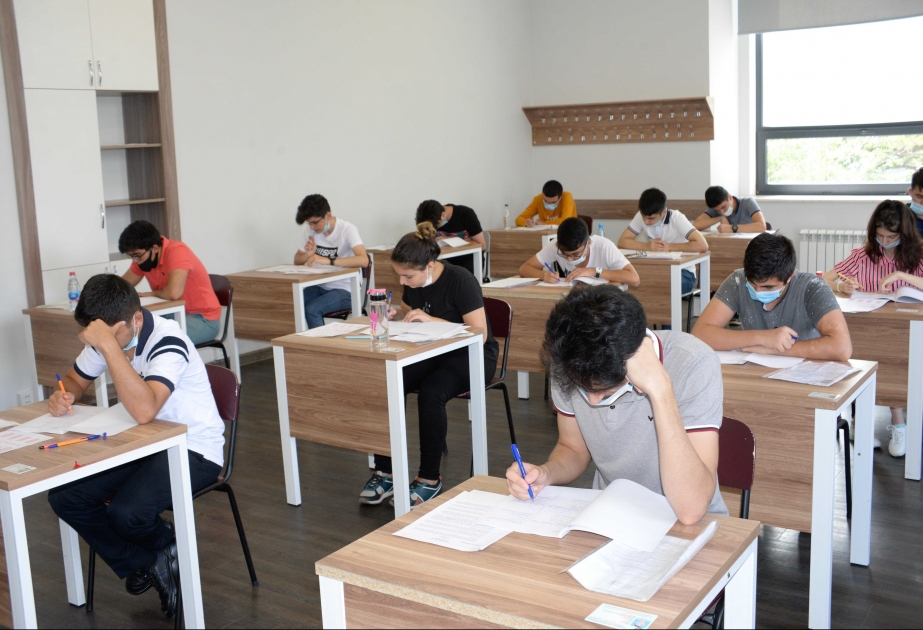 Azərbaycan-Fransız Universitetində bakalavr pilləsi üzrə qəbul imtahanı keçirilib