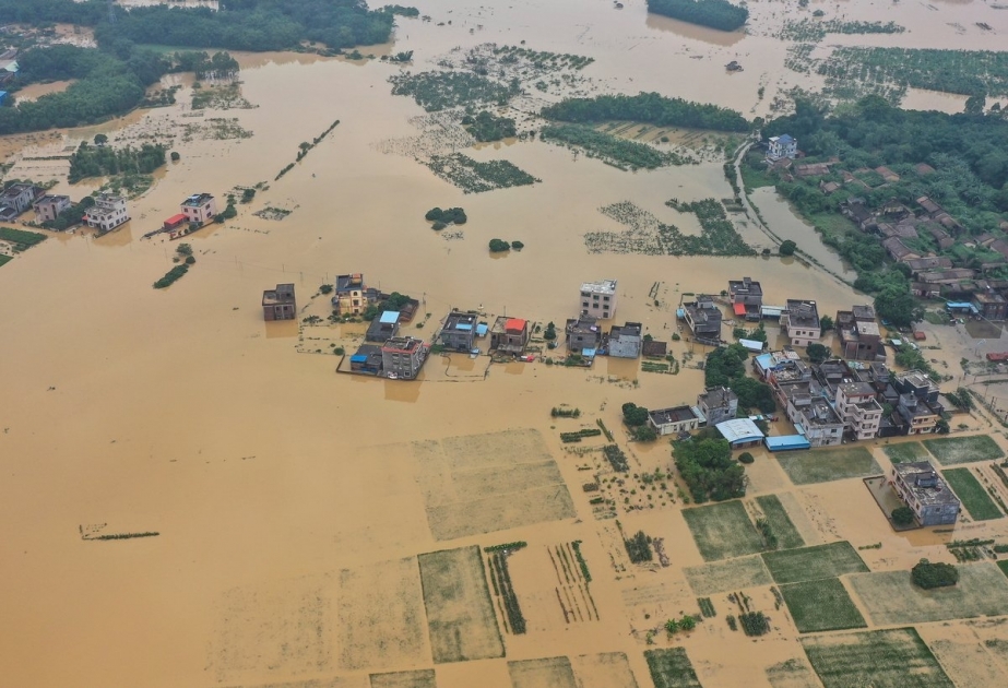 Четыре человека погибли в результате наводнения на юге Китая