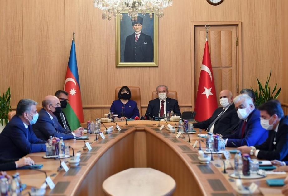 Les perspectives de développement des liens interparlementaires azerbaïdjano-turcs au menu des discussions