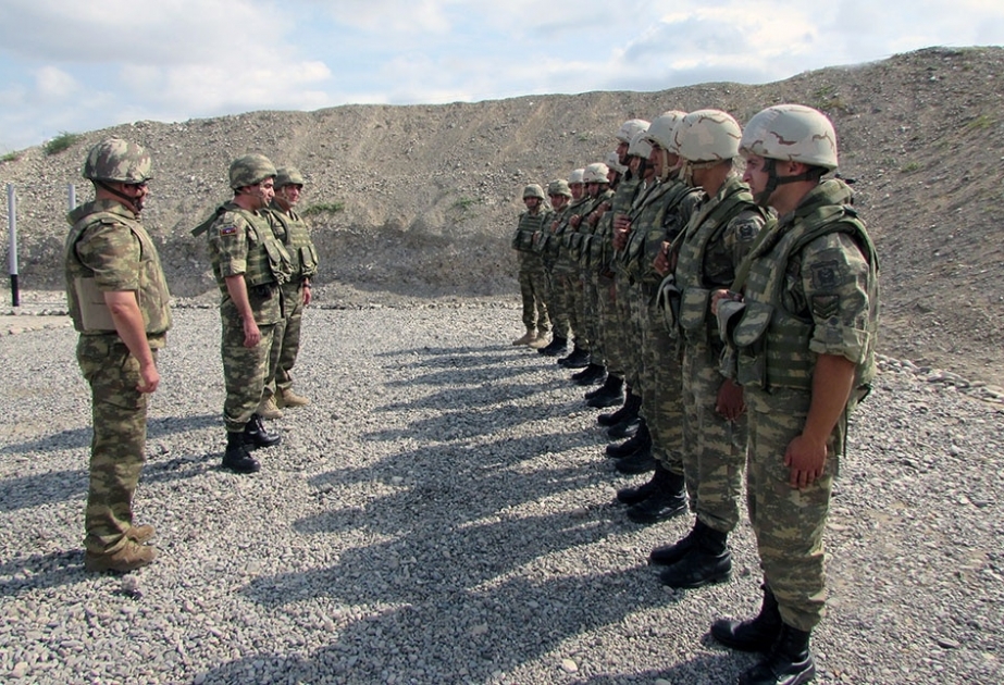 Cəbhəboyu zonadakı hərbi hissələr ziyarət olunub