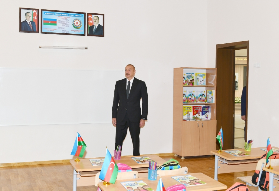 Präsident Ilham Aliyev weiht neues Schulgebäude im Surakhani Stadtbezirk von Baku ein VIDEO