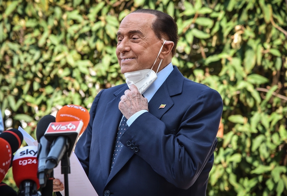 Koronavirusa yoluxmuş Silvio Berluskoni xəstəxanadan evə buraxılıb