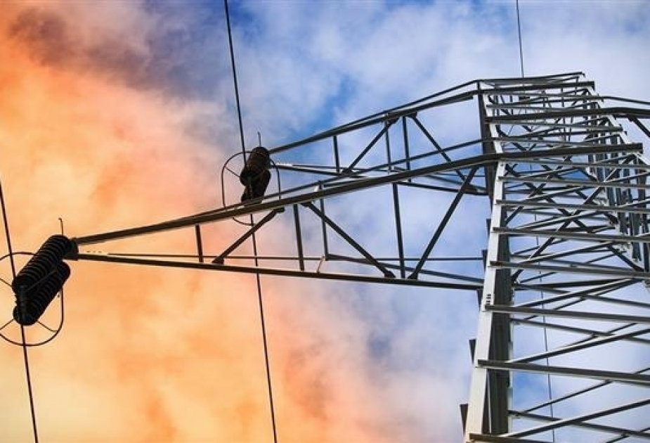 La producción de electricidad de Azerbaiyán se reduce en agosto