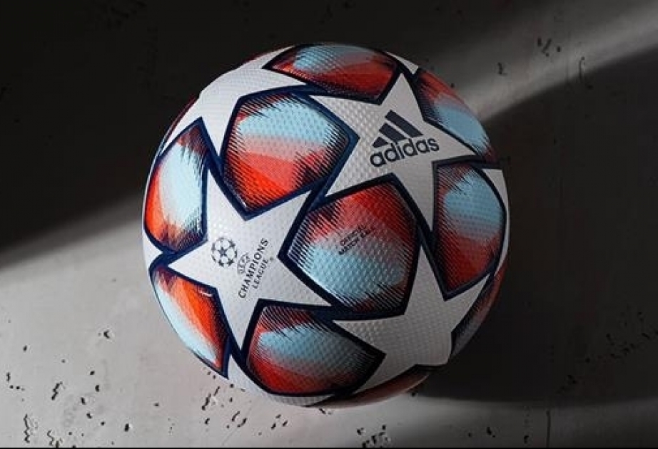 Le ballon de la League des Champions de l’UEFA présenté au public