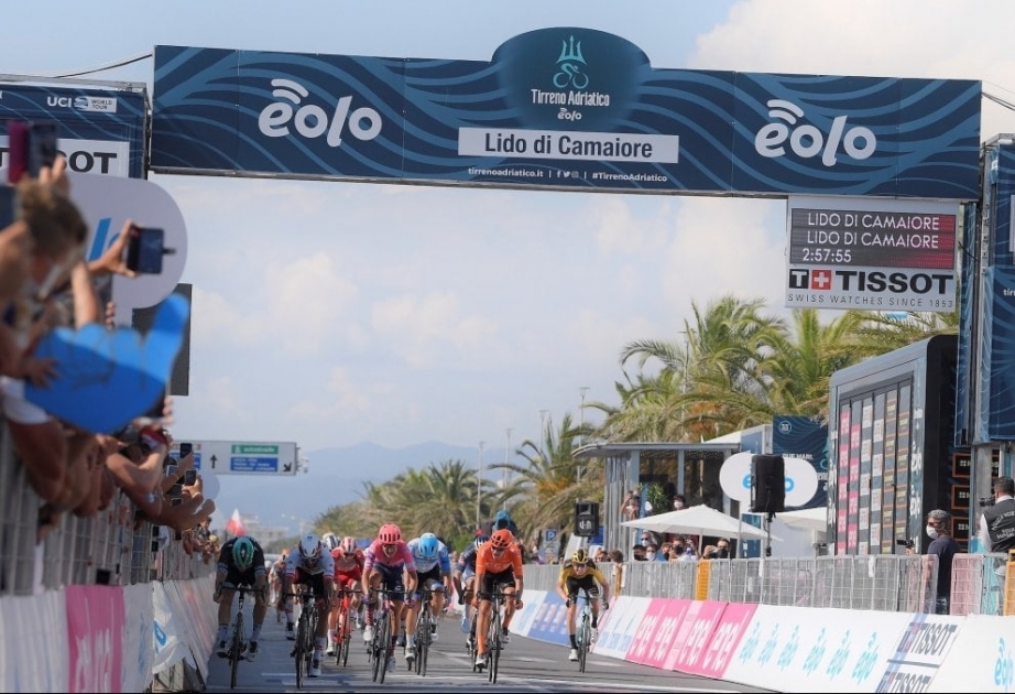 Britaniyalı velosipedçi “Tirreno–Adriatiko” beynəlxalq yürüşünün qalibi olub