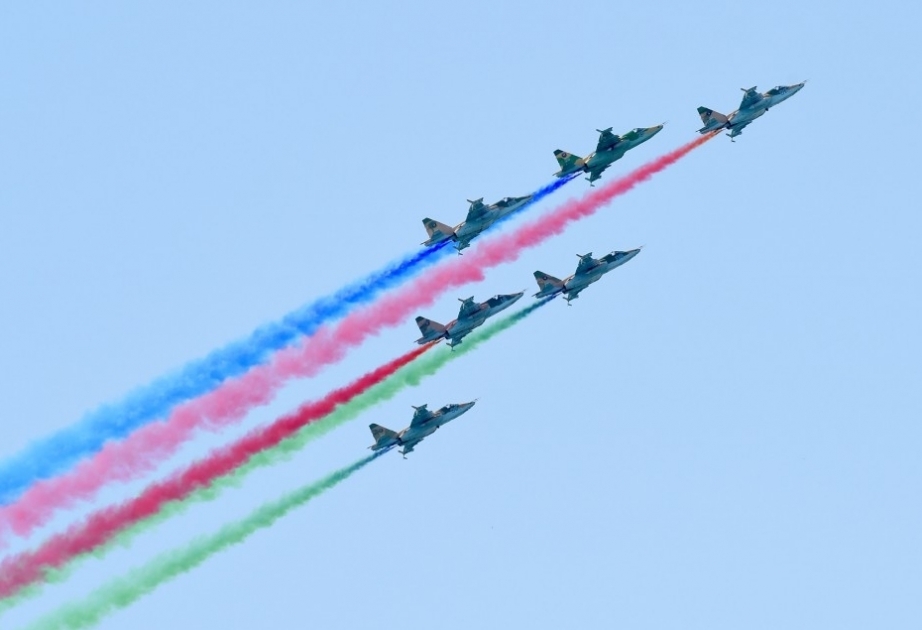 Les avions de chasse azerbaïdjanais et turcs survolent le ciel de Gandja