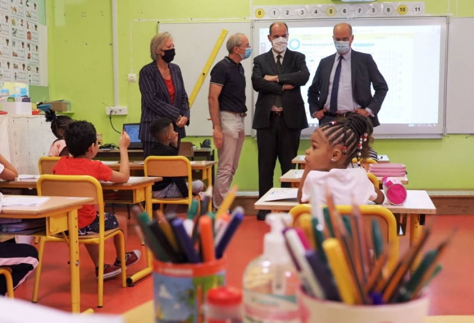 En Francia 81 escuelas cerradas por casos de Covid-19