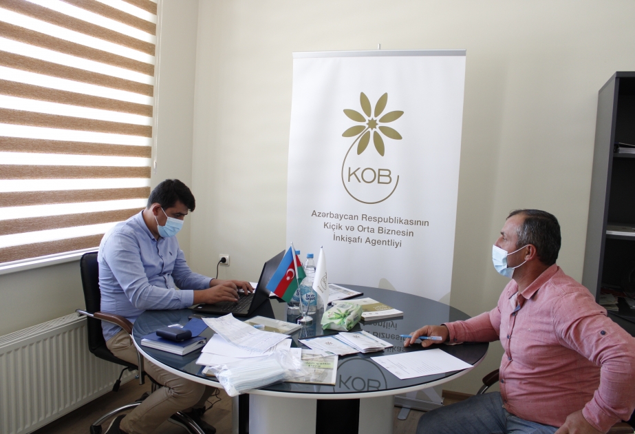 Özünüməşğulluq proqramına cəlb edilən şəxslərə biznes planların hazırlanmasında dəstək göstərilir