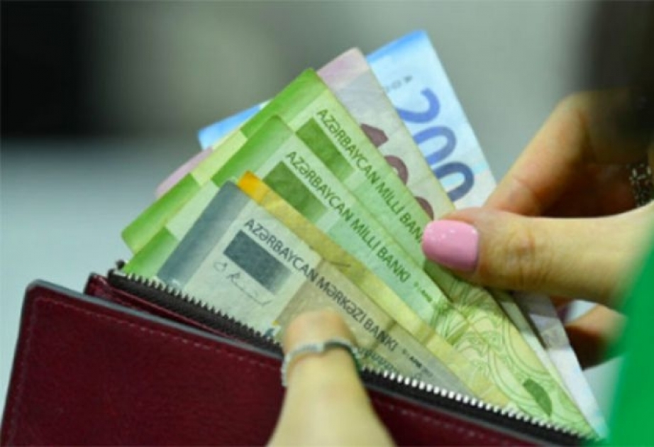 Muzdla çalışan işçilәrin әmәkhaqqı 715,4 manat olub