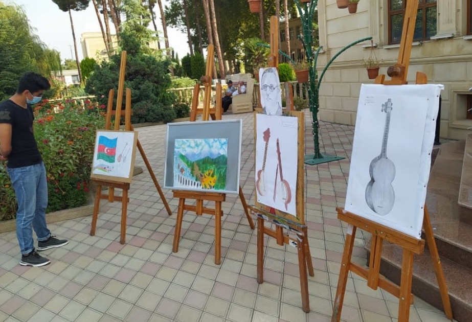 Ağcabədidə Milli Musiqi Günü münasibətilə sərgi açılıb