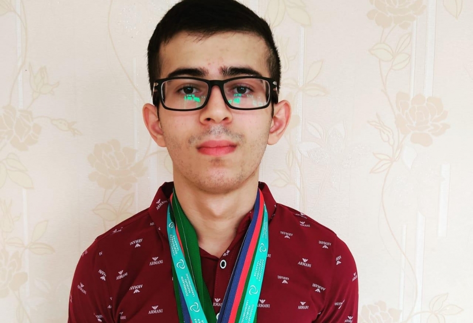 Astarada bir məktəbin iki məzunu qızıl və gümüş medalla təltif olunub
