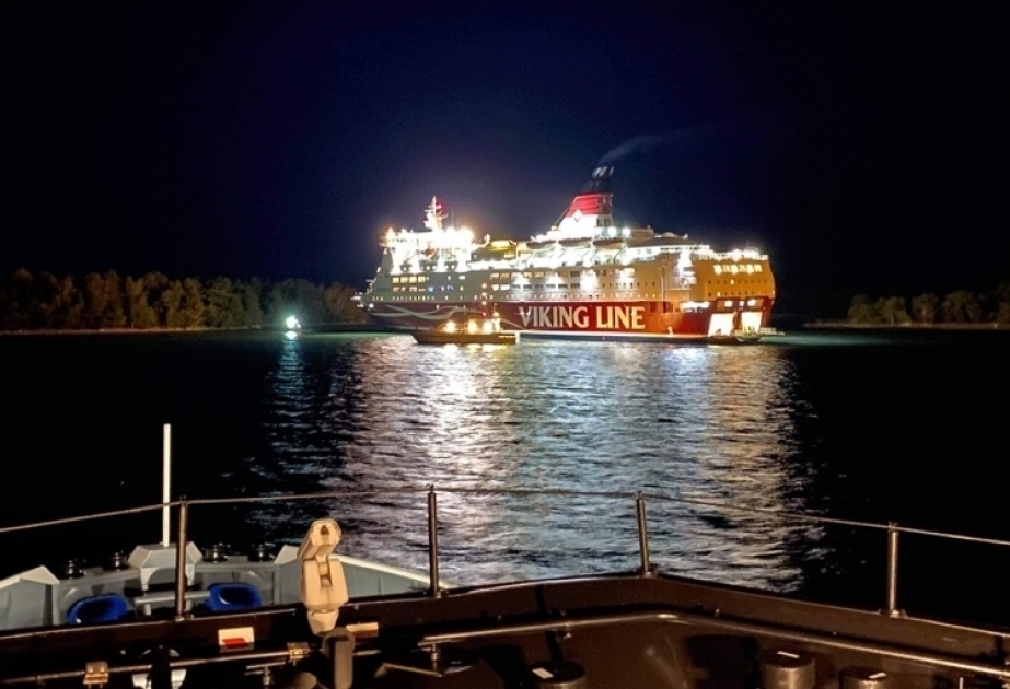 Finlandiyada saya oturan bərədən 200-dən çox sərnişin təxliyə olunub
