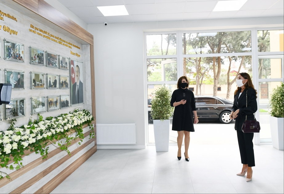 Erste Vizepräsidentin Mehriban Aliyeva weiht Kinderkunstschule in der Siedlung Bülbüla ein VIDEO