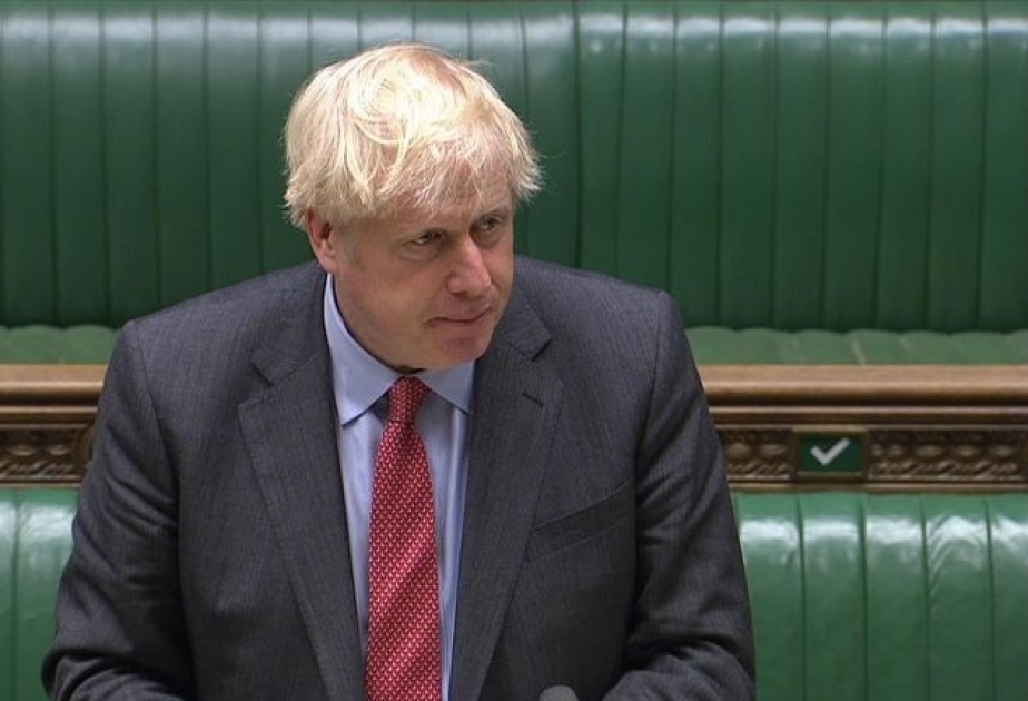 Boris Johnson prepara al país para un invierno de restricciones por la COVID