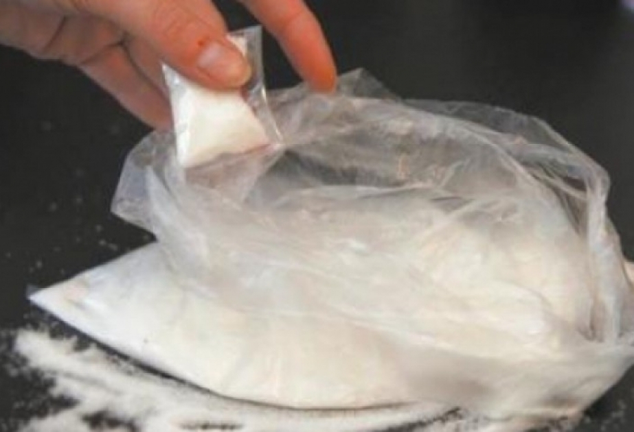 Narkotiklərin qanunsuz dövriyyəsində şübhəli bilinən paytaxt sakinində 1 kiloqram heroin aşkarlanıb