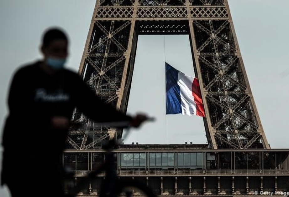París impondrá más medidas para frenar contagio de Covid-19