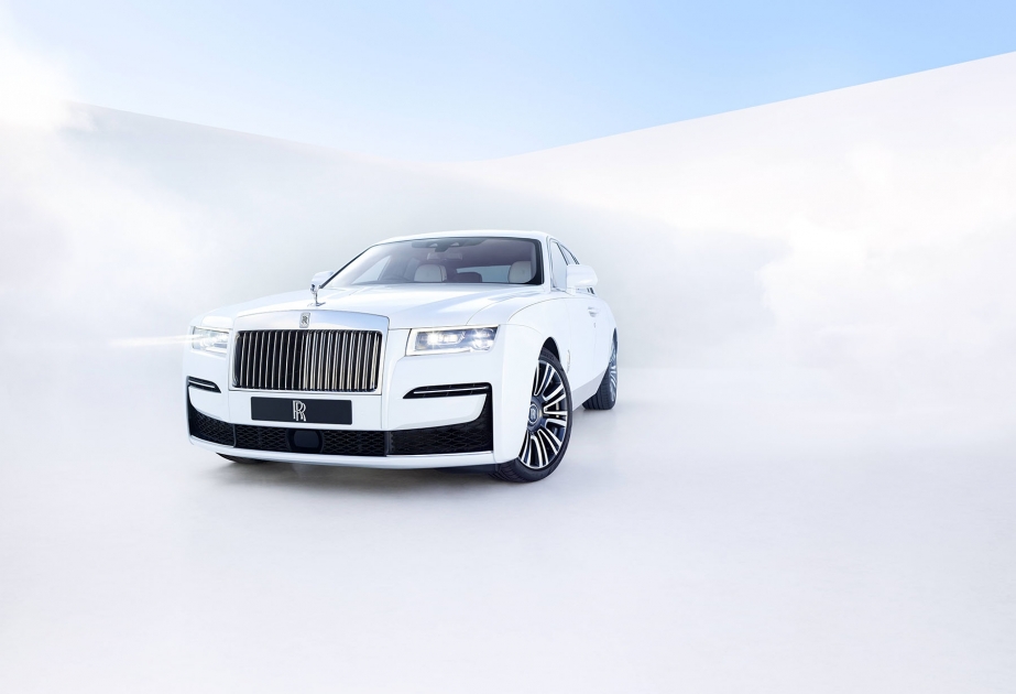 ®  “Rolls-Royce” yeni “Ghost”un uzun baza versiyasını təqdim etdi