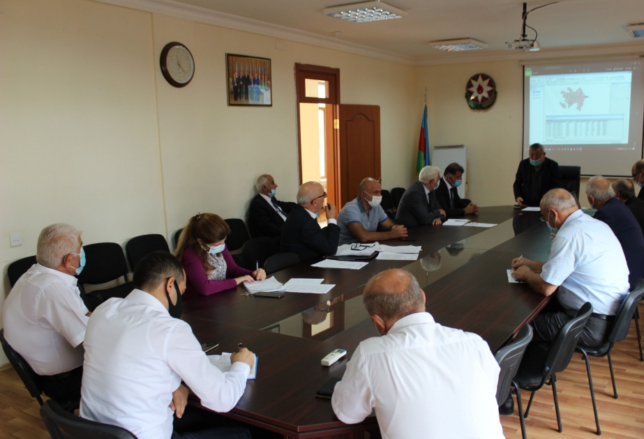Coğrafi adların elektron bazasının müzakirəsi aparılıb