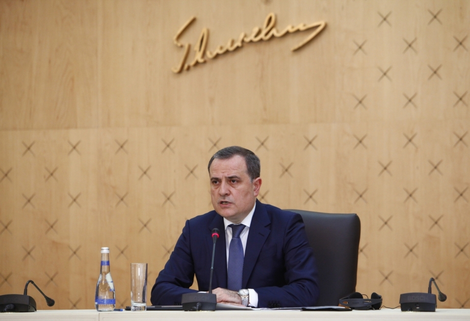 Se informó a las estructuras pertinentes de los países extranjeros sobre la violación del régimen de cesación del fuego por parte de Armenia