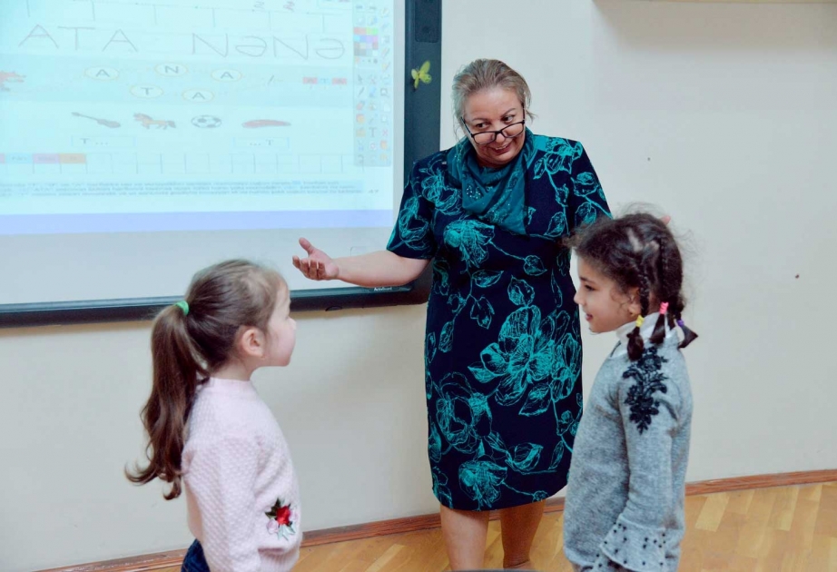 Məktəbəhazırlıq qruplarının müəllimləri üçün onlayn təlimlərə başlanılıb