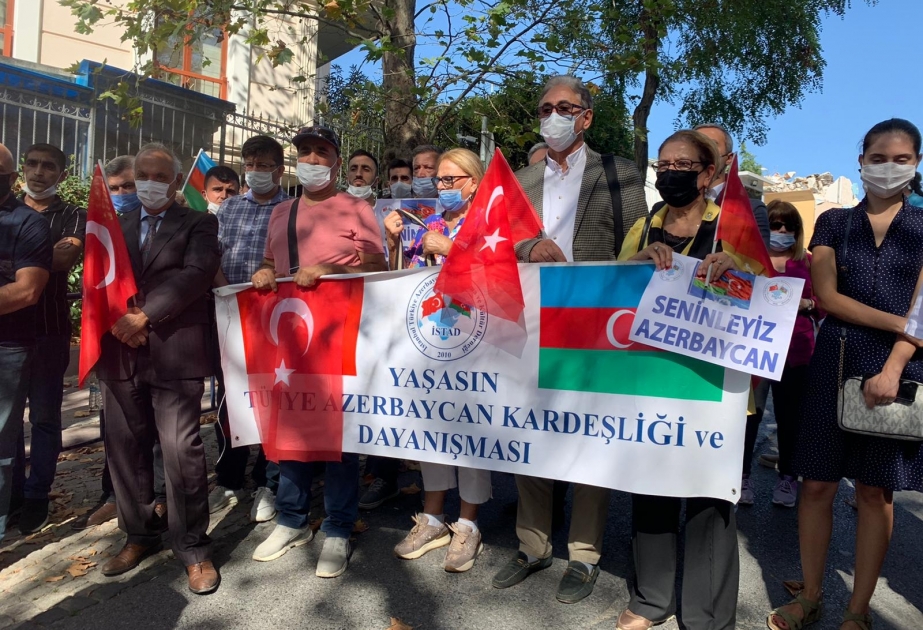 İstanbulda Azərbaycana dəstək mitinqi keçirilib