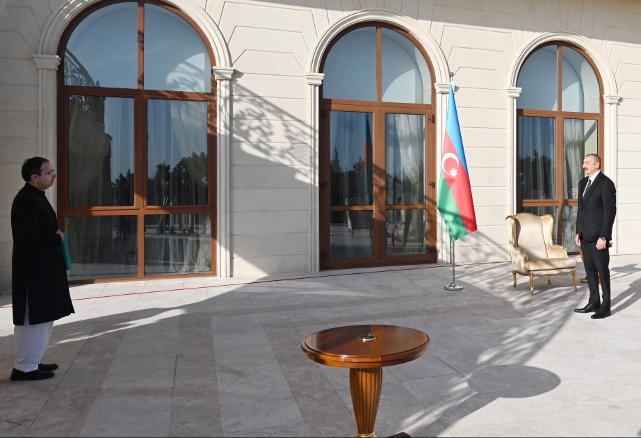 Prezident İlham Əliyev Pakistanın Azərbaycanda yeni təyin olunmuş səfirinin etimadnaməsini qəbul edib YENİLƏNİB VİDEO