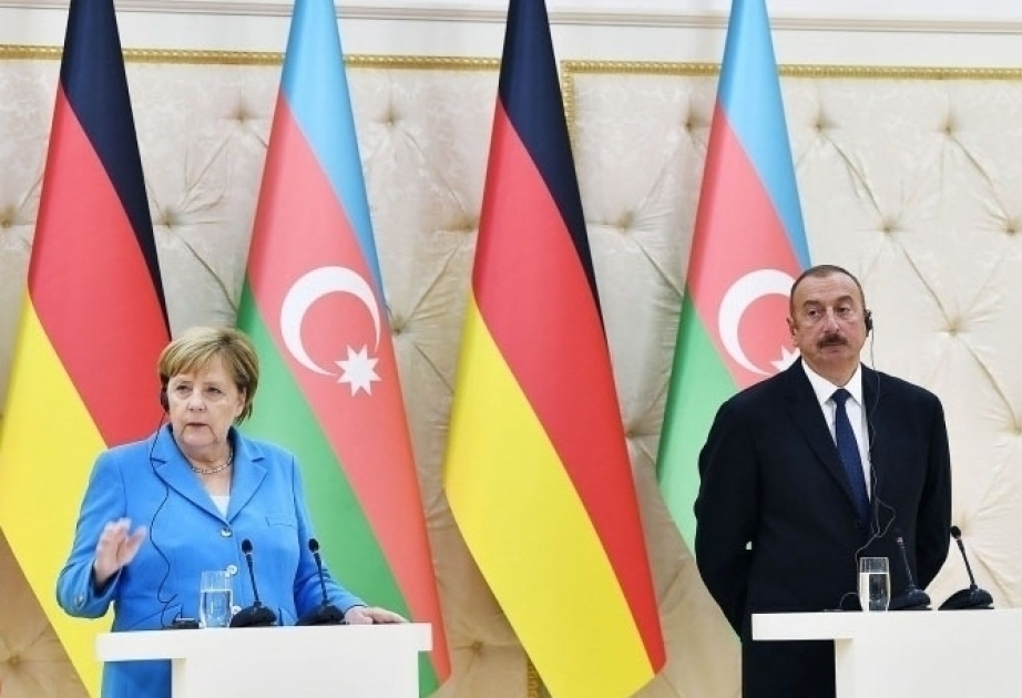 Angela Merkel telefoneó a Ilham Aliyev