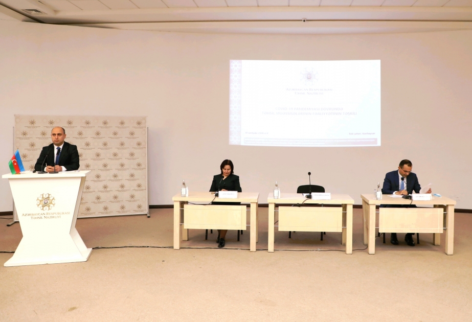 Tədrisin təşkilində yeni normalara dair brifinq keçirilib