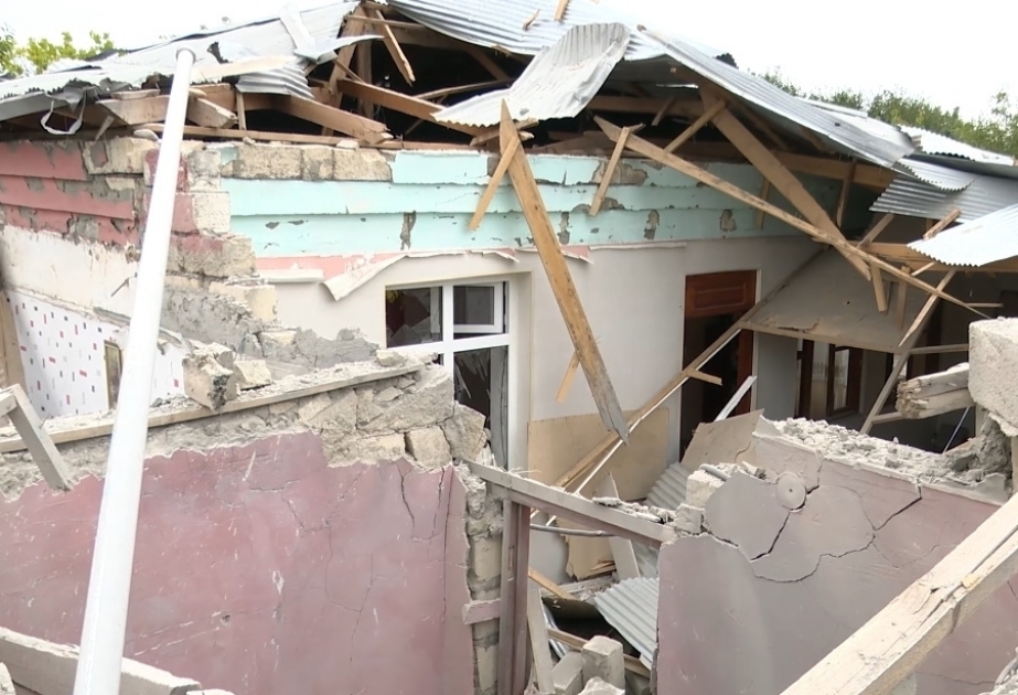 Ejército armenio bombardea el asentamiento de desplazados internos en el distrito de Aghdam de Azerbaiyán