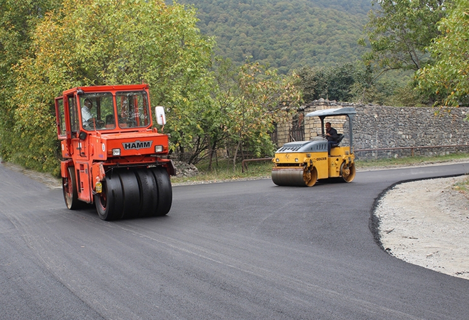 Qəbələ şəhərinin daxili yollarına asfalt örtüyü çəkilir