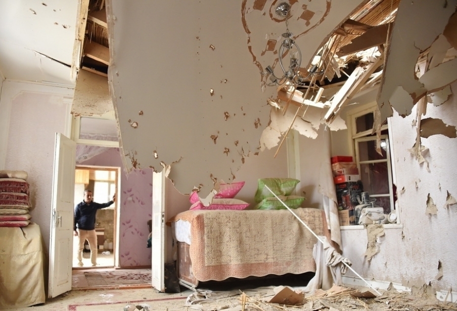 Un proyectil de Armenia impactó en la casa de un residente de la aldea de Yenikend, distrito de Goranboy