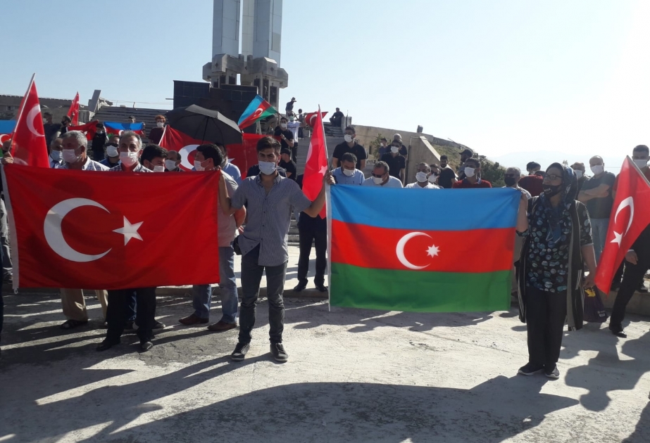 Türkiyənin İğdır şəhərində Azərbaycana dəstək yürüşü keçirilib