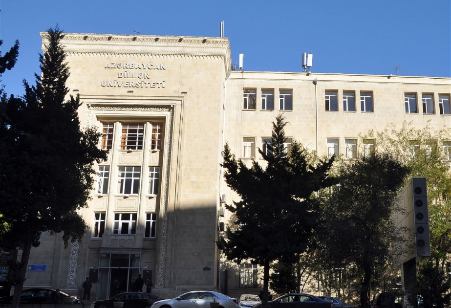 Azərbaycan Dillər Universiteti Silahlı Qüvvələrə Yardım Fonduna 52 340 manat vəsait köçürüb