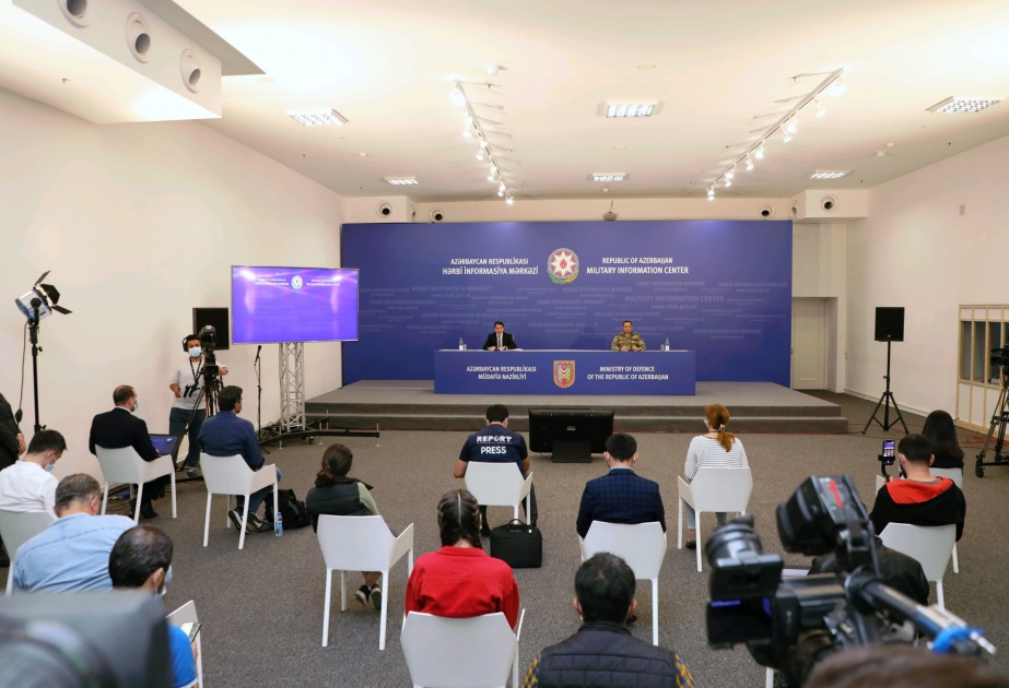 Hikmət Hacıyev: Ermənistanın insanların kütləvi şəkildə yaşadıqları ərazilərə qadağan olunmuş bombalar atması onun terrorçu dövlət olduğunu göstərir