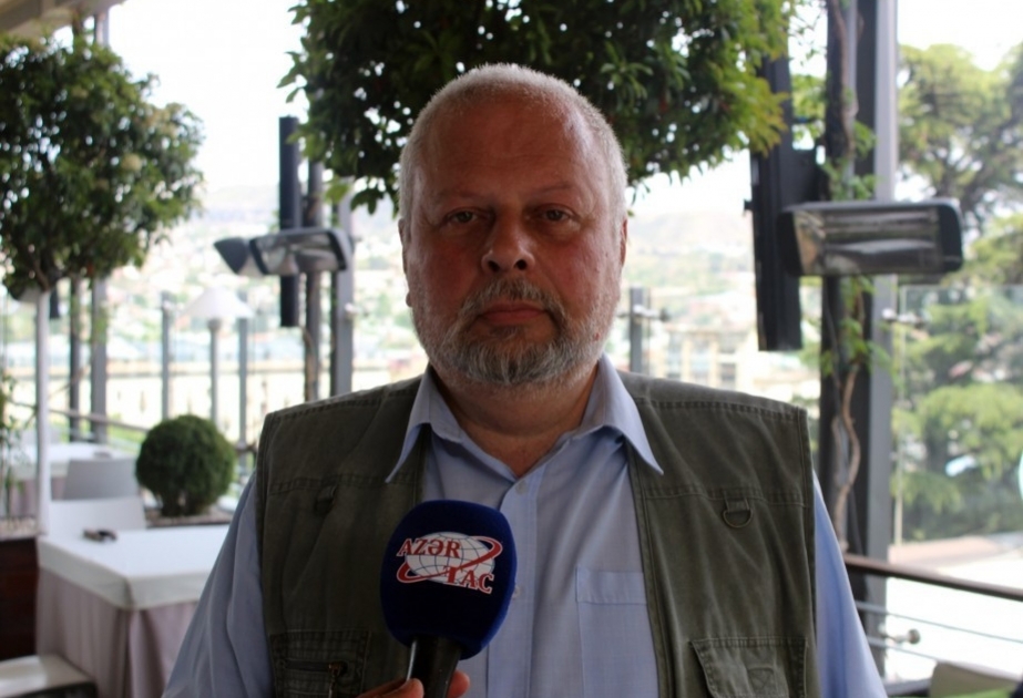 Gürcü ekspert: Ermənilərin Gəncəni atəşə tutması müharibə cinayətidir