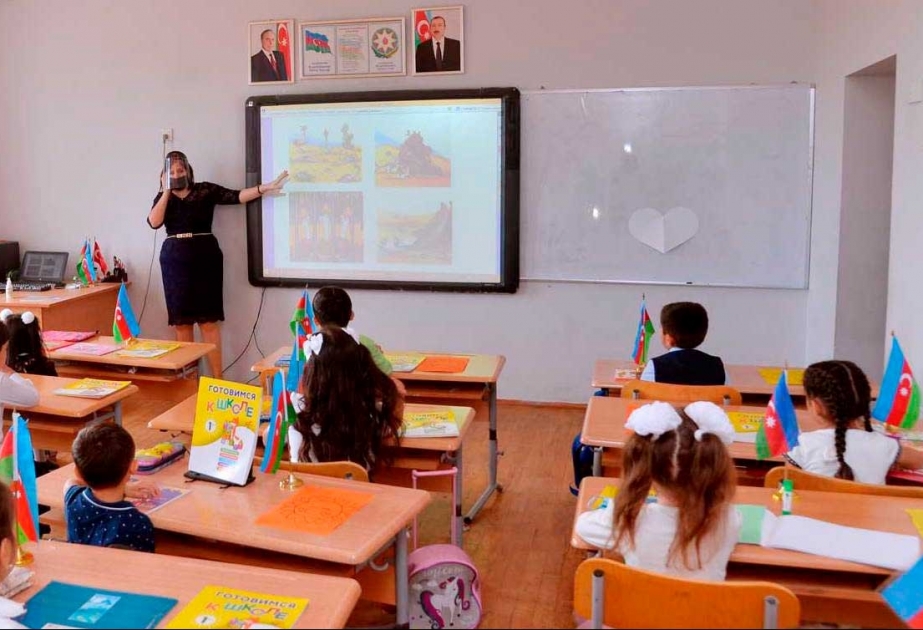 Şagirdlər Beynəlxalq Müəllimlər Günü ilə bağlı məlumatlandırılıb