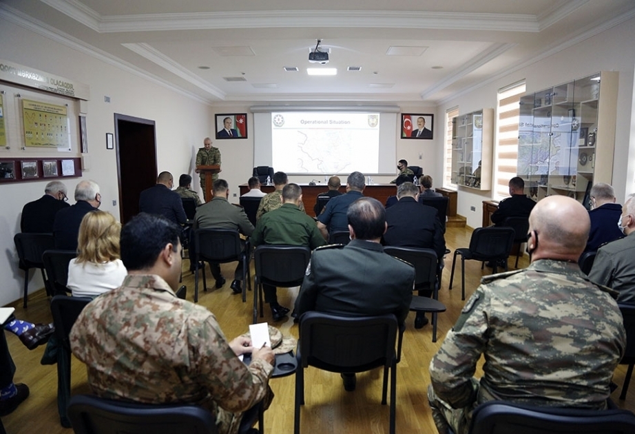 Зарубежные военные атташе и представители международных организаций в Азербайджане проинформированы об оперативной обстановке